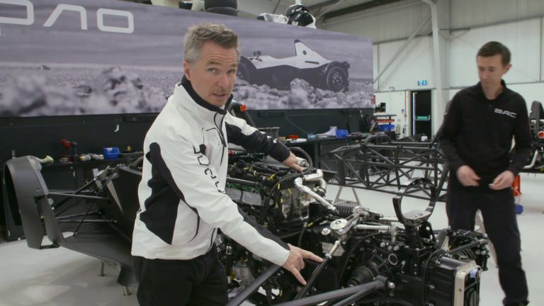 SECRETS OF THE SUPERCARS_001