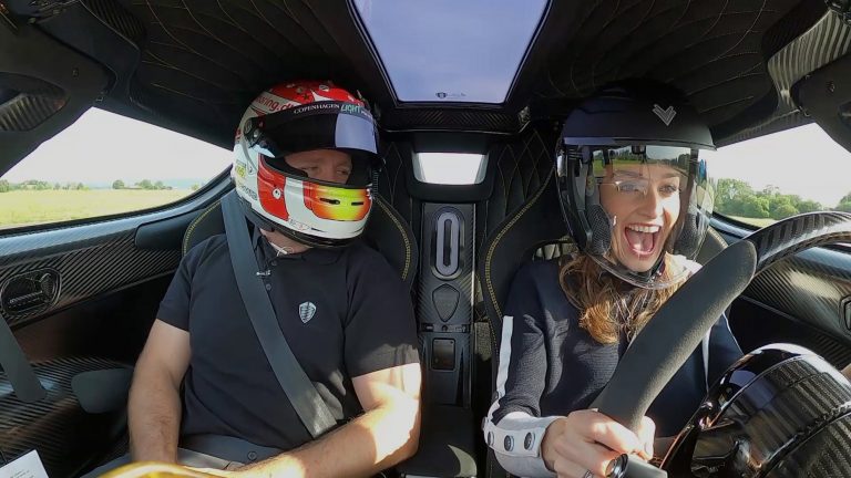 SECRETS OF THE SUPERCARS_003